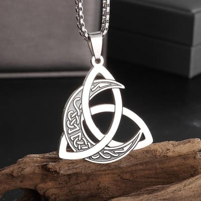 Collier Pendentif Triangle Viking en Acier Inoxydable Très Vendu Phases de la Lune Entourant Acier Titane Pendentif Triangle pour Homme gray