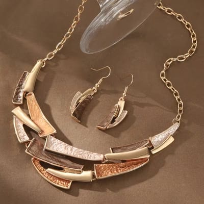 My Sweet Romance® 2-delige Dames Sieradenset – Goudkleurig met Bruine Details – Ketting & Oorbellen – Vintage Stijl.