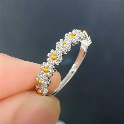 Huitan Esthetische Kleine Margriet Ringen voor Vrouwen Eenvoudig Stijlvol Bruids Bruiloft Feest Vingerring Delicaat Liefdescadeau Mode Sieraden 7 black