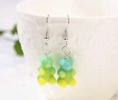Akyol - beer oorbellen - oorbellen beer - oorhangers beer - meisjes oorbel - cadeau oorbel voor meisje - glitter oorbel - leuke oorbelletjes meisje