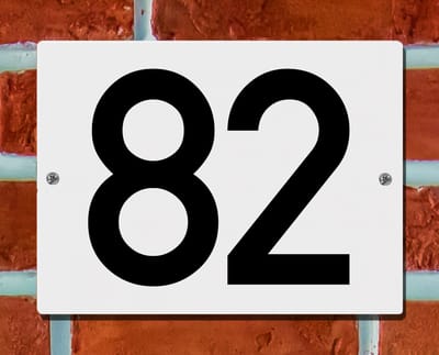 Huisnummerbord Wit - Nummer 82 - 15 x 12 cm - incl. bevestiging | - naambord - nummerbord - voordeur