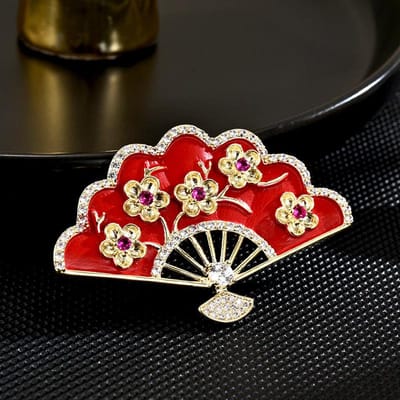 Dames Lichte Luxe Kleding Accessoires Pakken Modieus Temperament Bloemen Vintage Waaiers Nieuwe Chinese Pruimenbloesem Broche red