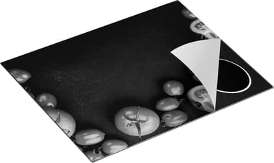 Chefcare Inductie Beschermer Tomaten op Zwarte Marmer - Groente - Zwart Wit - 65x50 cm - Afdekplaat Inductie - Kookplaat Beschermer - Inductie Mat