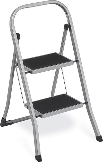 2-traps stalen ladder - Opvouwbare opstapkruk - Grijs - Staal - 45,5 cm x 82 cm x 55 cm - Lichtgewicht - Max. 150 kg laadvermogen