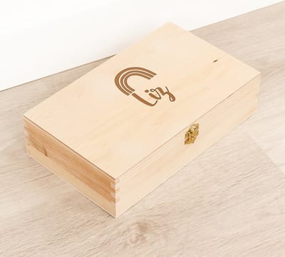 Houten kistje 'Liz' Regenboog - Tekenkist - Herinneringsdoos - Kraamcadeau - Knutseldoos - Memorybox - Baby - Geboorte