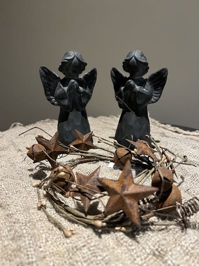 Kerstengel Middel- beton- stoer sober- kerst-woondecoratie