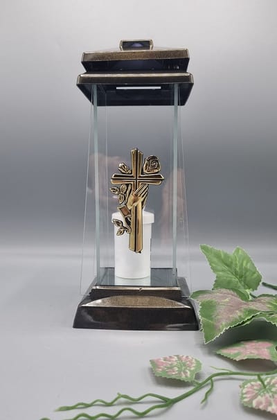 Herdenkingslicht - L-50d - Lantaren - Kruis - Handen - Goud - Spiegel - Windlicht - Graflicht - Graflantaarn - Grafdecoratie