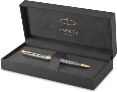 Parker Sonnet balpen - medium punt - zwarte inkt - gegraveerd zilver met goudkleurige rand - incl. cadeauverpakking