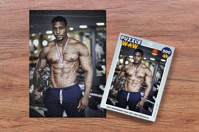 Puzzel Een gespierde man met een medaille - Legpuzzel - Puzzel 500 stukjes