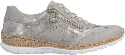 Sneakers met veters