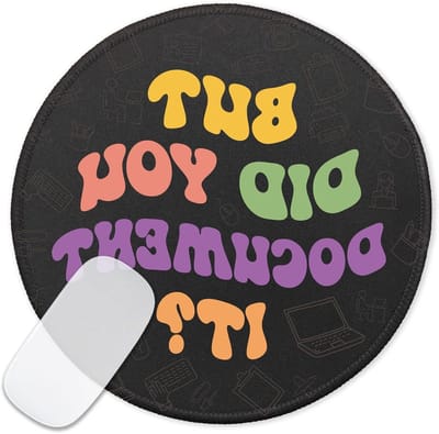 Grappige Muismat Rond - Bureau Decoratie Mat - Bureau Opvrolijken - Bedrukt Met Spreuken - 22 x 22 cm - Multicolor
