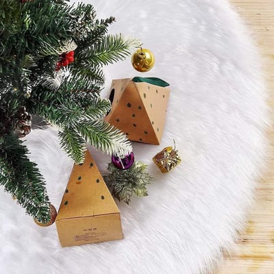 Dailygoods- Kerstboomdeken 90 cm - Pluche Kerstboomrok - Kunstbont - Kerstboomdecoratie - Zacht en Comfortabel - Eenvoudig te Bevestigen