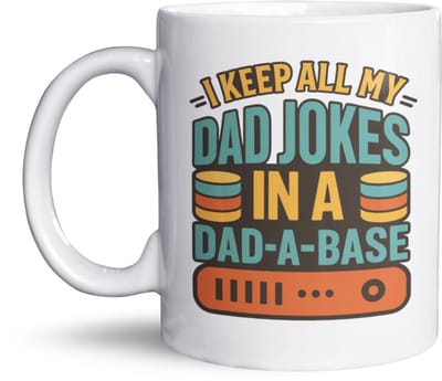 NietMokken.nl - Grappige Mok – I Keep All My Dad Jokes In A Dad-A-Base – Grappige mok voor vaders en nerds – Cadeau voor IT'ers of programmeurs – 325ml – Vaderdagcadeau - Keramiek – Vaatwasser- en magnetronbestendig - Papa mok - Vaderdagkado