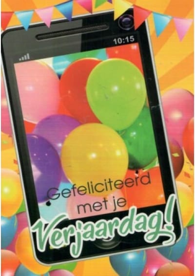 Gefeliciteerd met je verjaardag! Een kaart met ballonnen en slingers. In het midden staat een mobiele telefoon afgebeeld. Leuk om deze kaart zo te geven of om bij een cadeau te voegen. Een dubbele wenskaart inclusief envelop en in folie verpakt.