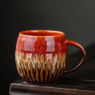VHV-Mok - Koffiemok - Grote mok - Koffiebeker - 600 ml - Keramiek - Vaatwasserbestendig - Magnetronbestendig - Voor koffie en thee - Modern design - Rood