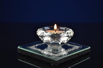 Luxe Kristallen Waxinelichthouder met Plateau – Modern en Sfeervol Design