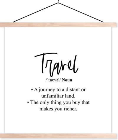 Posterhanger incl. Poster 40x40 cm - Schoolplaat - Spreuken - Quotes - A journey to a distant or unfamiliar land - Travel - Textielposter - Blanke latten
