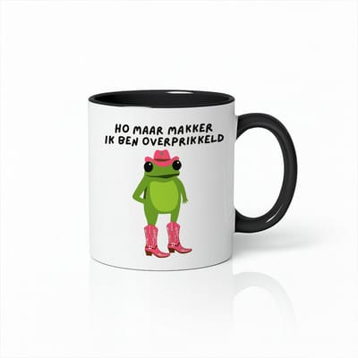 Grappige Kikker “Ho Maar Makker Ik Ben Overprikkeld” Wit-Zwarte Mok – Leuke Cowboy Kikker Print – 330 ml Koffiebeker