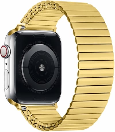 Strap-it Stalen rekband - Geschikt voor Apple Watch bandje -Series 1/2/3/4/5/6/7/8/9/10/11/SE/SE2/SE3/Ultra (2) - Goud - Elastisch bandje van metaal/staal - RVS iWatch bandje maat: 44mm / 45mm / 46mm / 49mm S/M
