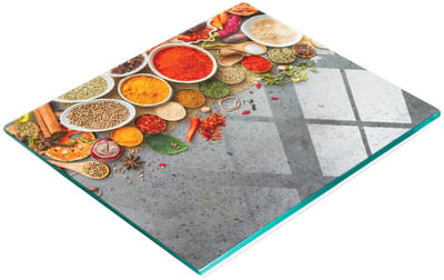 Glazen serveerplank voor in de keuken met grafische kruidenmix, 60x52 cm