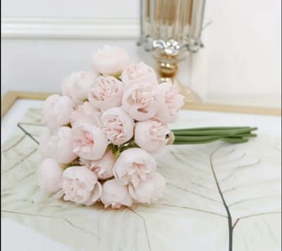 Bloemen 18 stuks rozen zacht roze met 3 bloemen per tak