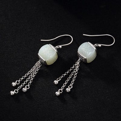 Design Indépendant Style Rétro Incrusté Motif de Jade Blanc Hetian Pompons Pour Boucles d'Oreilles Haut de Gamme pour Dames Bijoux Élégants gray