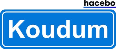 Hacebo - Plaatsnaam Sticker - 29x10 CM - Koudum sticker - Verkeersborden sticker - grappige cadeaus - Koudum