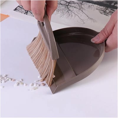 Stofblik met Borstel - Stoffer en blik - Bureau reinigen - Ruimtebesparend ophangen - 20x17x3 cm - Koffiekleur