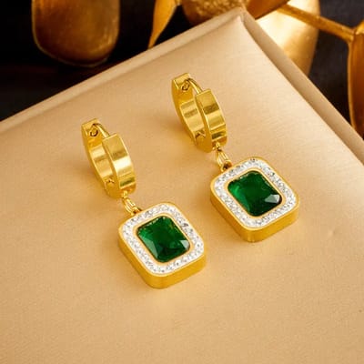 Betoverende Goudkleurige Oorbellen met Groene Smaragd en Witte Zirkonia - Een Stralend Geschenk voor Moederdag, Verjaardag, Valentijnsdag en Kerst!