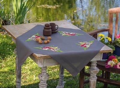 Vervaco - Tafelkleed kit - Egel met varens - PN-0190900 - Borduren - Borduurpakket - Borduurpakket volwassenen - Borduurpakket kind