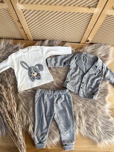 luxe baby pak -jongensset-jongenspak- drie delige katoenen baby set- vest (blazer), broek ,poloshirt -kleur grijs wit -12 tem 18 maanden maat 86