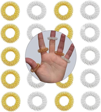 Vingermassageapparaat met 20 acupressuur massageringen voor stressreductie en ontspanning, goud en zilver