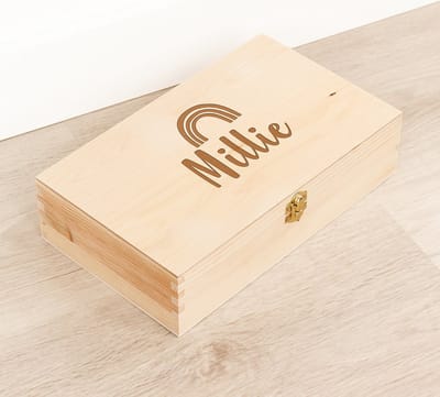 Houten kistje 'Millie' Regenboog - Tekenkist - Herinneringsdoos - Kraamcadeau - Knutseldoos - Memorybox - Baby - Geboorte