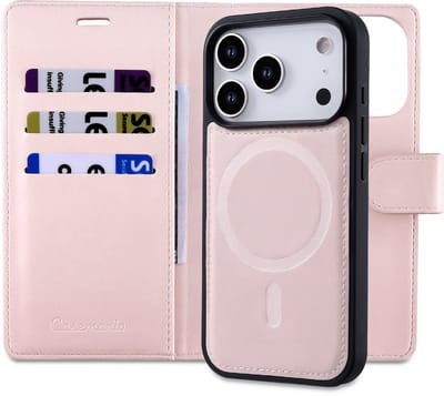 Casemania Hoesje Geschikt voor Apple iPhone 17 Pro - Cherry Blossom - 2 in 1 Bookcase met Velvet Finish - Geschikt voor MagSafe - Magnetisch Portemonnee Telefoonhoesje met Pasjeshouder en Afneembare Cover - Kunstleer Wallet Case - Roze