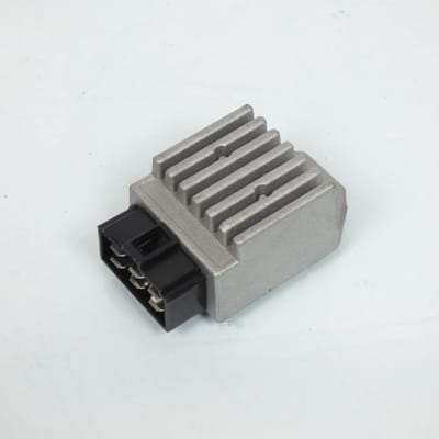 Régulateur redresseur de tension P2R pour Moto Aprilia 50 RS Neuf