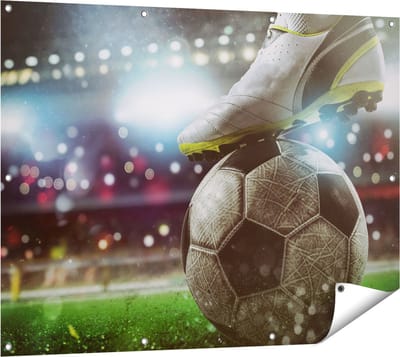 Gards Tuinposter Voetbal Aftrap met de Bal in het Stadion - 120x90 cm - Tuindoek - Tuindecoratie - Wanddecoratie buiten - Tuinschilderij