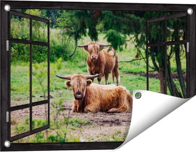 Gards Tuinposter Doorkijk Twee Schotse Hooglanders in de Bossen - 60x40 cm - Tuindoek - Tuindecoratie - Wanddecoratie buiten - Tuinschilderij