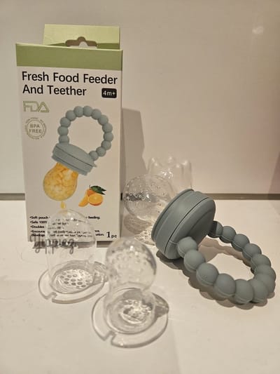 Yippiez - Fruitfopspeen en Bijtring in Eén - Fruitfopspeen - Babyfruitvoederfopspeen Blauw - Voor Baby’s vanaf 4 Maanden