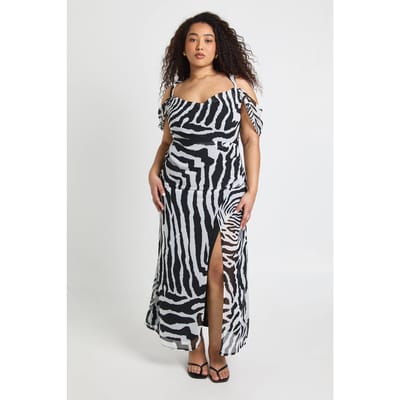 boohoo Dames Plus Zebraprint Chiffon Cold Shoulder Gerimpelde Zijkant Maxi Jurk | Zwart | Maat: 44