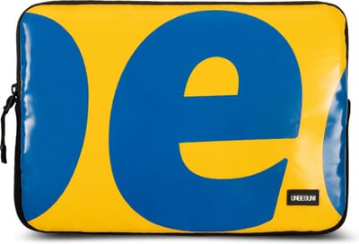 MacBook Air 13 inch hoes van gerecycled materiaal - Geel-blauwe laptop sleeve of case voor de MacBook Air 13 inch M4/M3 (2025/2026)