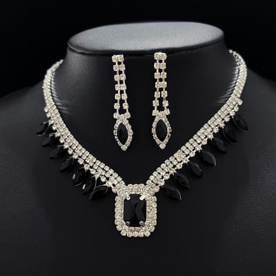 Accessoires de mariée Collier Boucles d'oreilles Ensemble de bijoux Ensemble de robe de banquet Chaîne Mode Accessoires de tempérament polyvalents noir