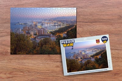 Puzzel Schemerige foto van Málaga skyline en verlichte Spaanse haven - Legpuzzel - Puzzel 500 stukjes