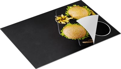 Chefcare Inductie Beschermer Hamburgers met Patat op een Zwarte Marmeren Plaat - 75x50 cm - Afdekplaat Inductie - Kookplaat Beschermer - Inductie Mat