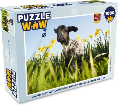 Puzzel Zwart met wit lammetje tussen de gele bloemetjes - Legpuzzel - Puzzel 1000 stukjes volwassenen