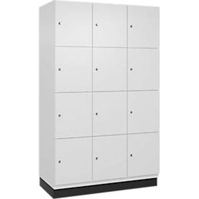 C+P Cambio lockerkast, 3 vakken, 12 vakken, met plint, B 1200 x D 525 x H 1980 mm, verkeerswit