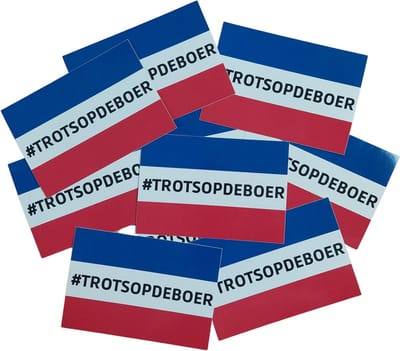 Trots op de Boer Sticker (10 stuks in zakje) Omgekeerde Nederlandse Vlag - Rechthoek 104 x 74mm - Blauw/Wit/Rood #TROTSOPDEBOER! - Voor binnen en buiten Glanzend waterbestendig PVC Laptopsticker