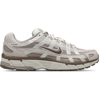 Nike P-6000 Phantom Minkbruin Dames Sneakers Grijs College-Grijs Metallic-Summit-Wit HV6353-001 36.5