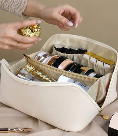 Luxe Make-up Tas Beige - Toilettas - Reistas - Tas Voor Toilet Artikelen - Beauty case - Cosmetica tas - Handige Make-up Tas - Make-up organizer - Skincare organizer - organizer - Reis toilettas