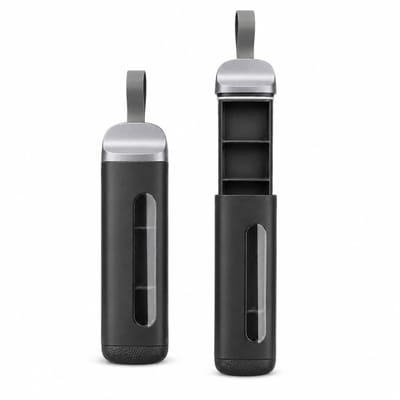 Zirkle DailyDose Mini - Pillendoos 3 Vakken met Koordlus - Compacte Reis Medicijndoos voor Medicijnen, Vitamines en Supplementen - Draagbaar voor Werk, Vakantie en Onderweg - Zwart met chroom