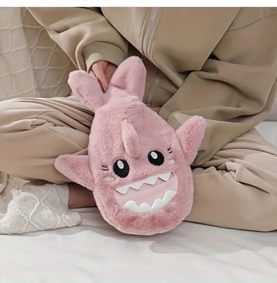 Warmwaterkruik - 1L inhoud - Warmwaterkruik met hoes - Pluche warmwaterkruik - Schattig haaienontwerp - Houdt het water tot 6 uur warm - Een geweldig cadeau voor familie en vrienden - Roze